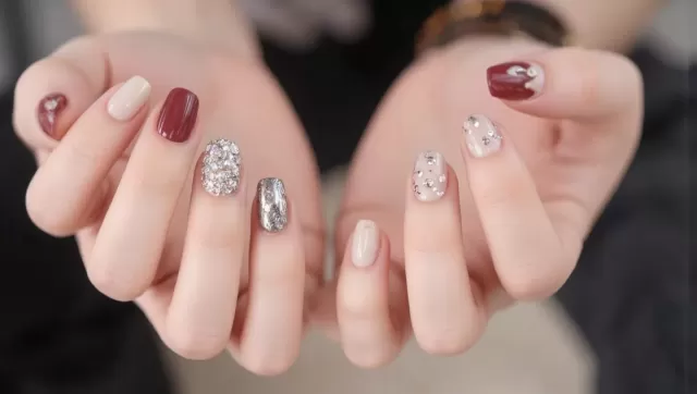 Nail Trends: Autumn/Winter 2025 - Elegant & Understated